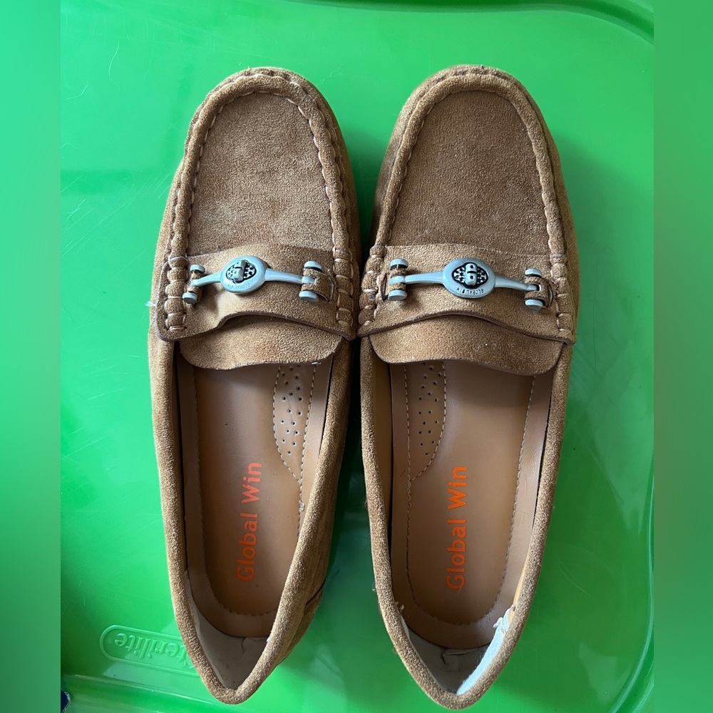 Like new suede loafer comfy office work shoes